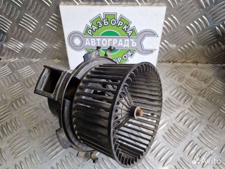 Моторчик отопителя Рено Мастер 2 DCI120 2.5