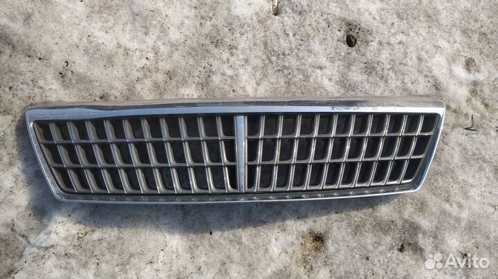 Решетка радиатора laurel 35 кузов