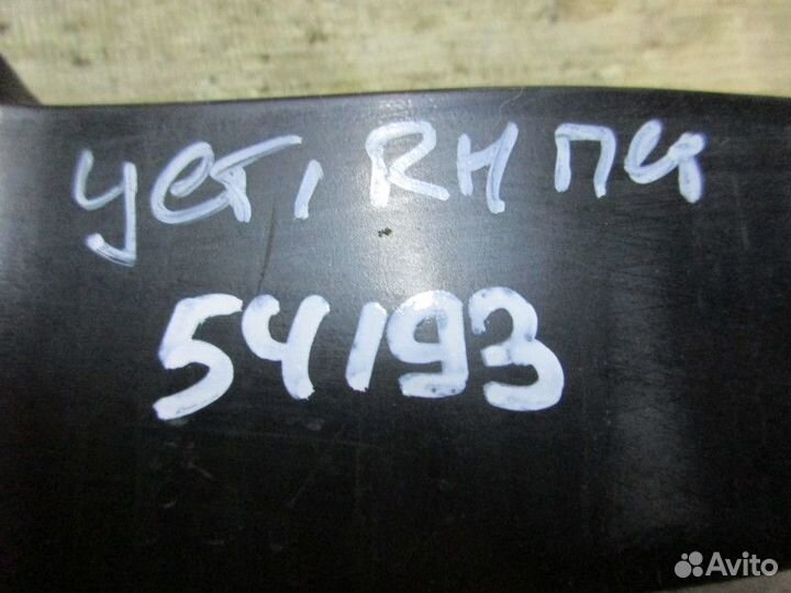 Ограничитель двери передней правой Skoda Yeti 2009