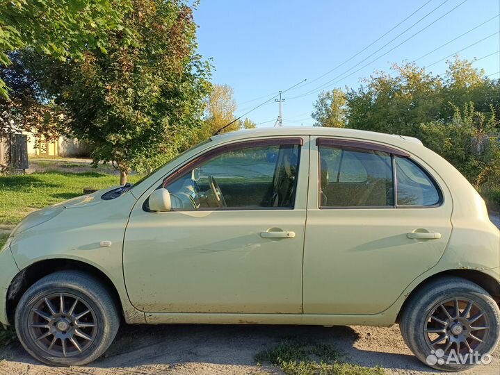 Nissan March 1.4 AT, 2002, 242 490 км