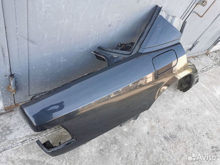 Крыло заднее правое на Mercedes W124 седан