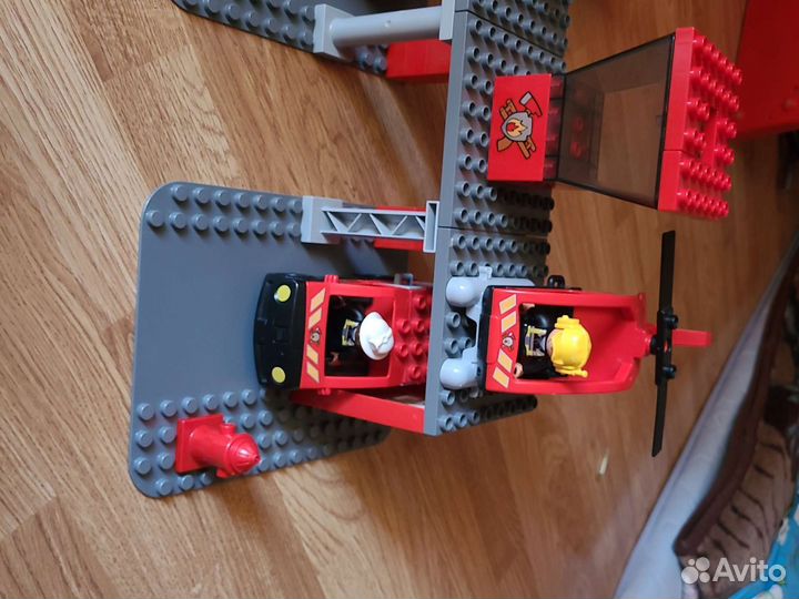 Набор лего дупло: пожарные, поезд, кирпичики