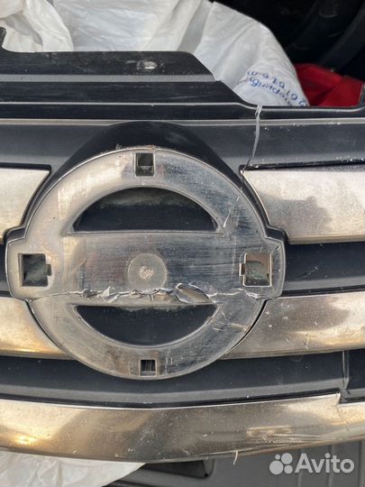 Решетка радиатора, молдинг капота Almera G15