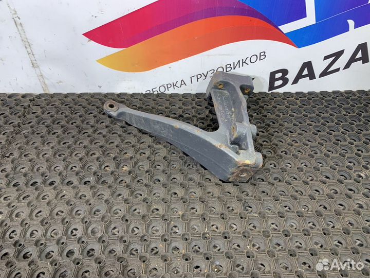 Кронштейн кабины передний левый