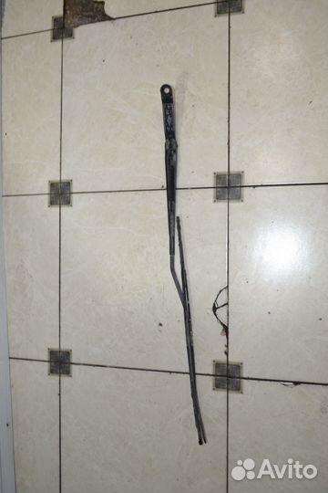 Поводок дворника правый Geely мк