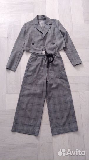 Продам костюм на девочку для школы