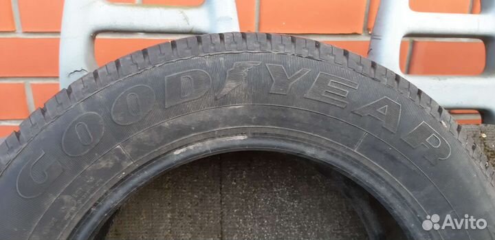 Goodyear Eagle Touring 225/60 R16
