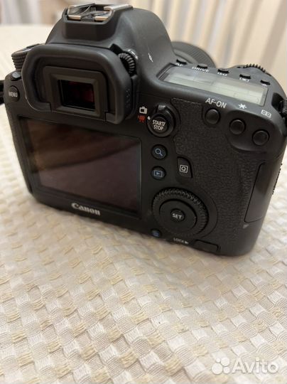 Зеркальный фотоаппарат Canon EOS 6D