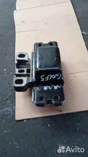 Подушка двс Б/У для volkswagen golf V