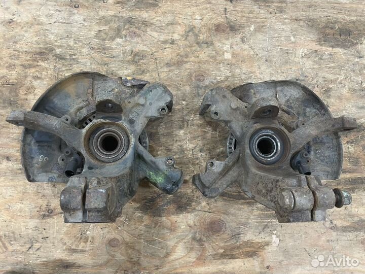 Кулак поворотный правый октавия тур гольф 4 бора