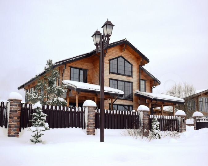 Дом 340 м² на участке 12 сот.