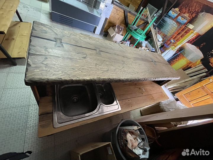 Барная стойка со столешницей из дубового слэба