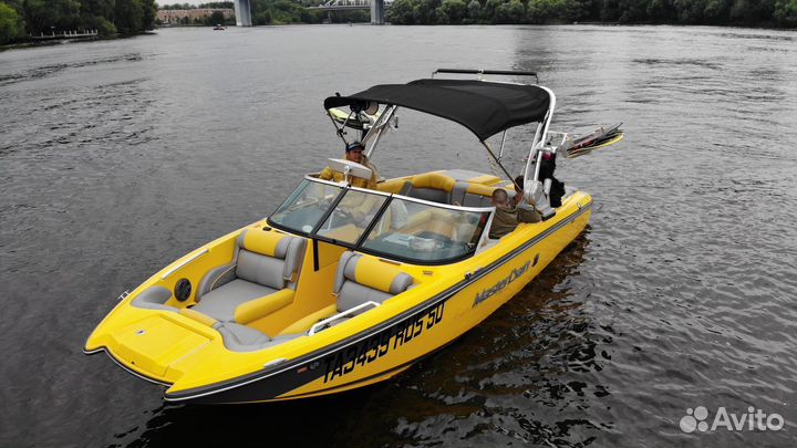 Катер буксировщик Mastercraft x25