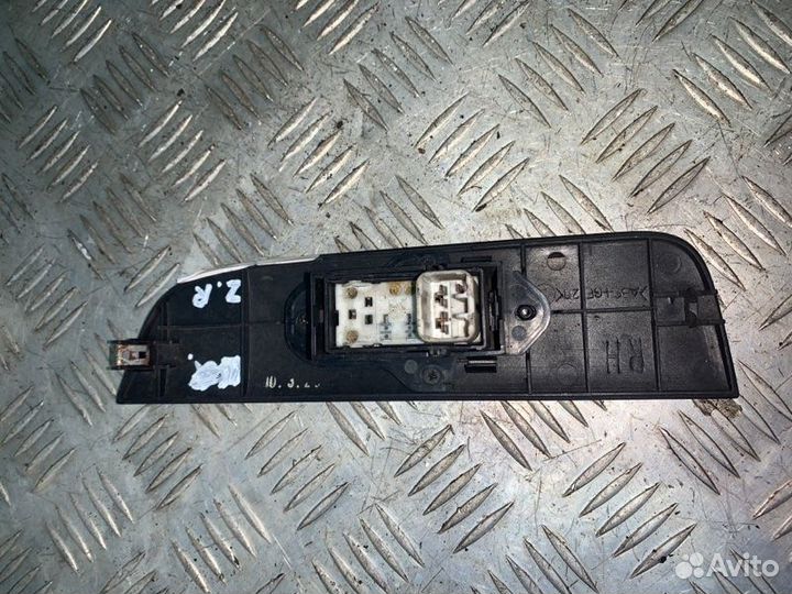 Кнопка стеклоподъемника задняя правая Lexus Rx300