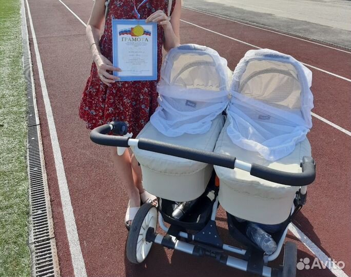 Коляска для двойни