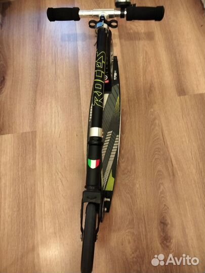 Бронь Самокат 2-х колесный Roces 175 мм с чехлом