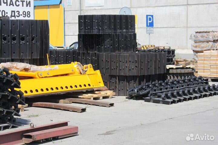 Каток опорный бульдозера D155AX-3/5 коматсу