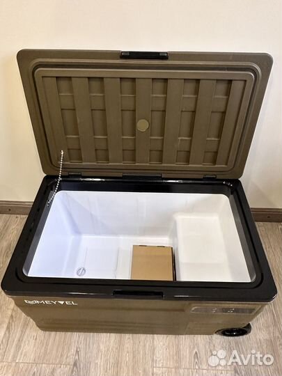 Компрессорный автохолодильник Meyvel AF-U75-travel