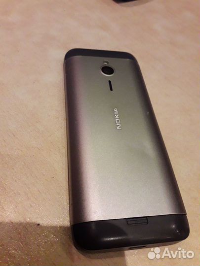 Кнопочный телефон Nokia 230