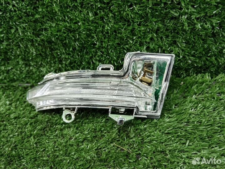 Повторитель в зеркало правый Skoda Octavia A7 Seda