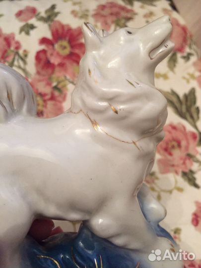 Статуэтка фарфор собака