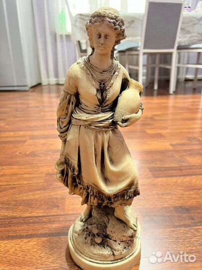 Статуэтка бисквитный фарфор