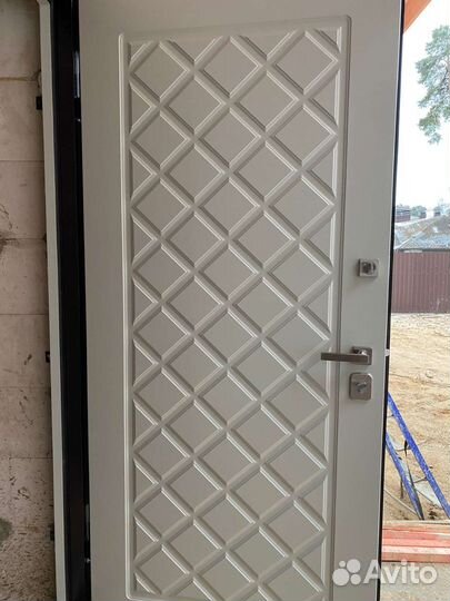 Дверь входная металлическая