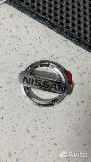 Эмблема nissan