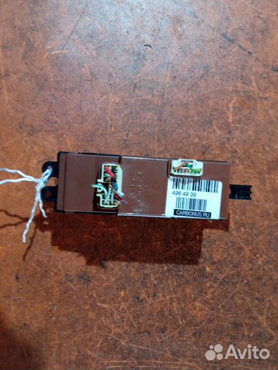 Блок упр-я стеклоподъемниками передний правый Subaru R2 RC1