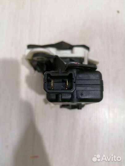 Замок багажника renault symbol