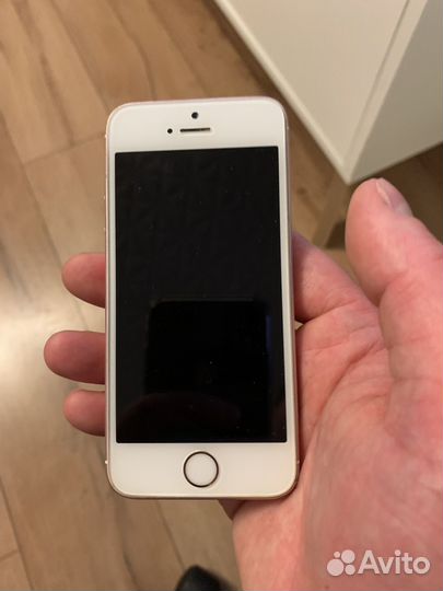 iPhone SE, 32 ГБ