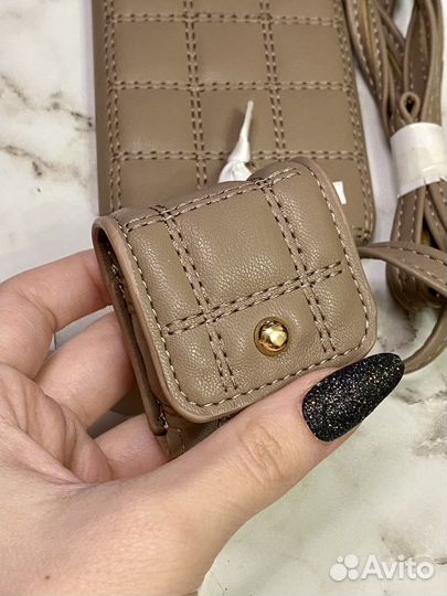 Новый комплект чехлов iPhone