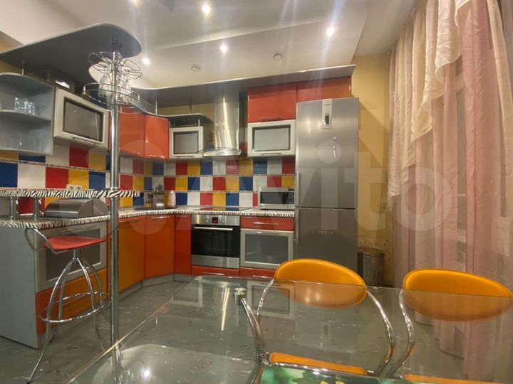 3-к. квартира, 100 м², 4/5 эт.