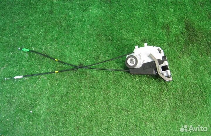 Замок двери задней левой Toyota Yaris P13 2015