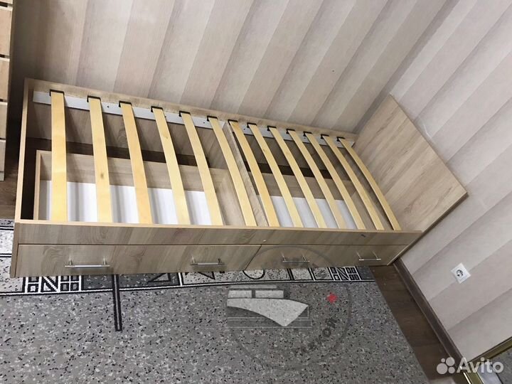 Кровать односпальная