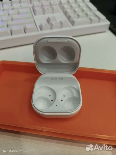 Беспроводные наушники Samsung Buds 2 бу оригинал