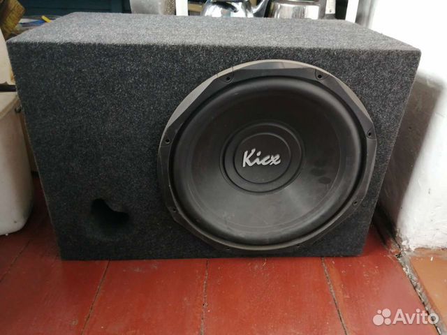 Автомобильный сабвуфер