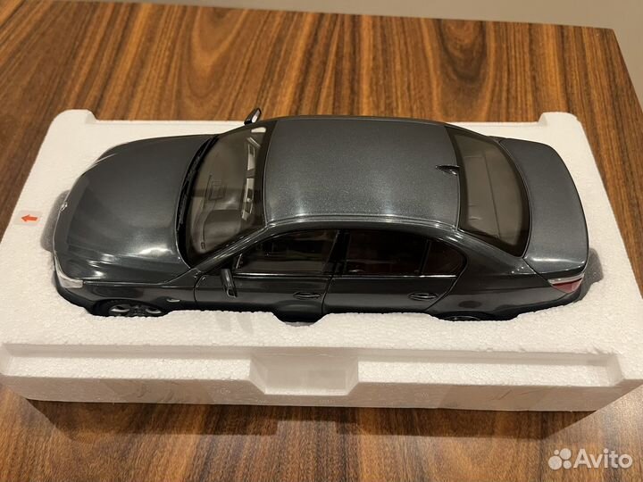 1/18 Kyosho BMW 545i E60