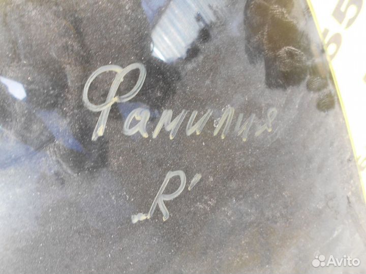 Стекло двери задней правой Mazda 323 (BJ) 1998-200