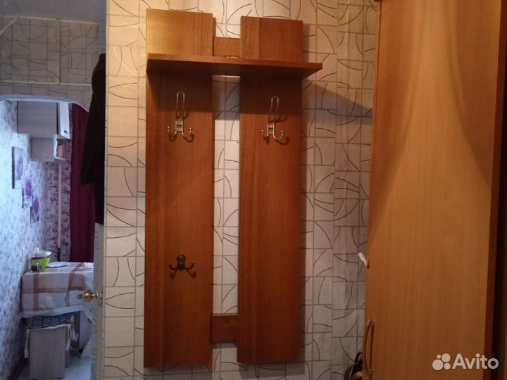 Вешалка настенная