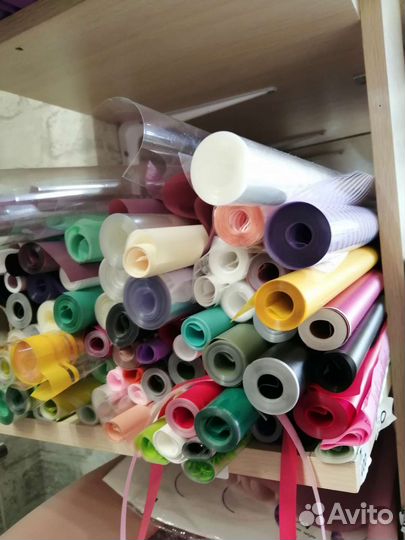 Цветы бусины лента бумага упаковка