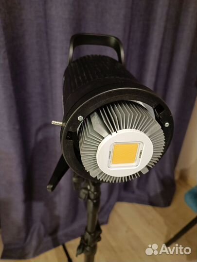 Осветитель светодиодный Godox SL60W студийный