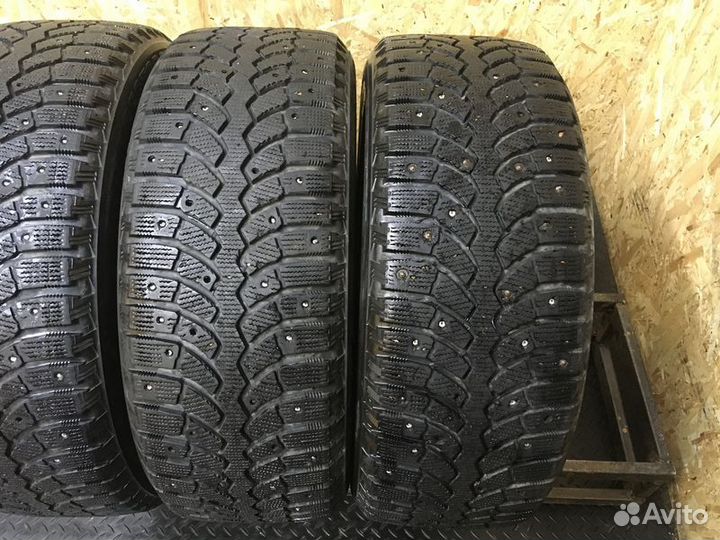 Bridgestone Blizzak Spike-01 205/55 R16 91T