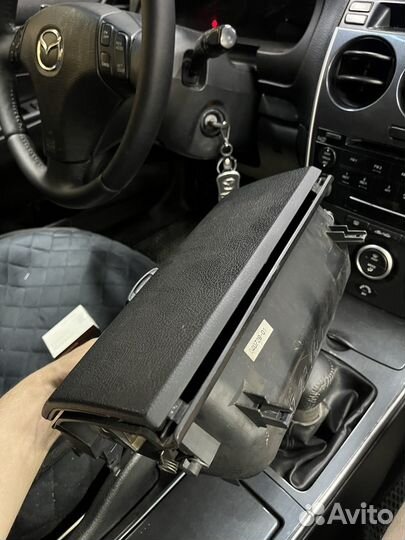 Верхний бардачок мазда 6gg или перчаточник