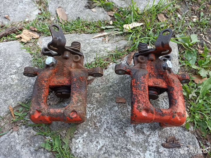 Суппорт задний skoda octavia