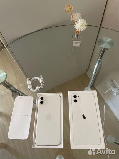 iPhone 11 64GB White