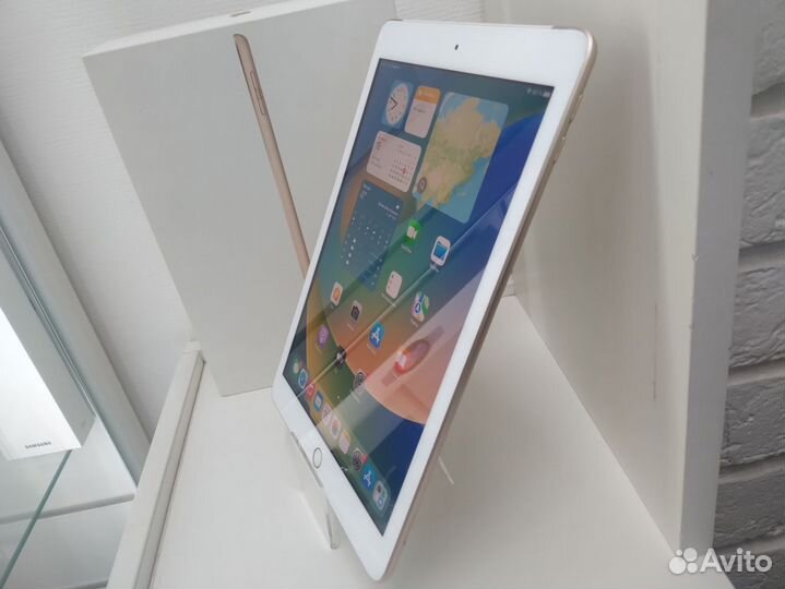 Планшет с SIM-картой Apple iPad New 9.7 A1823 Wi-F