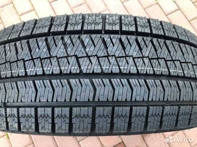 Bridgestone Blizzak Ice 215/55 R17 98T