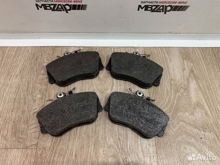 Тормозные колодки передние Mercedes W202 C 202