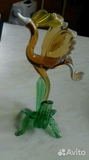 Статуэтка из цветного стекла.В виде птицы